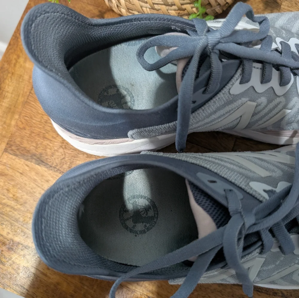 New Balance Men's‎  860 V11 W860S11 Gray Running Shoes Lace Up Low Top Sz 9.5D_5